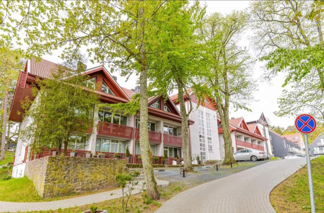 Liuto Apartamentai Juodkrantė المظهر الخارجي الصورة